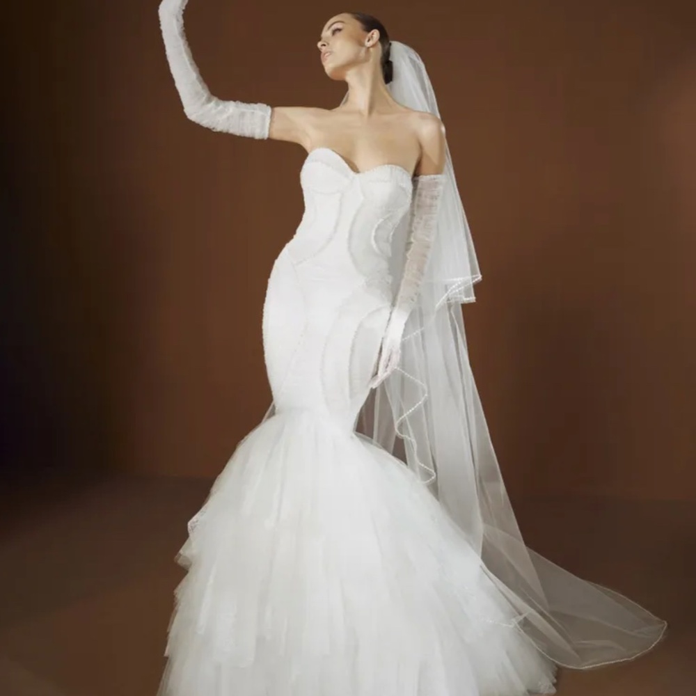 PRONOVIAS - 'Lana' Wedding Dress - Size US10 - MSRP $6290 - NWT - SAVE $5000 - Picture 1 of 12